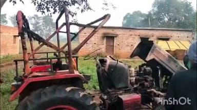 गारू: बारेसार बाजार निवासी चंचल प्रसाद का ट्रैक्टर मंगलवार रात 9:30 बजे जलकर हुआ बर्बाद