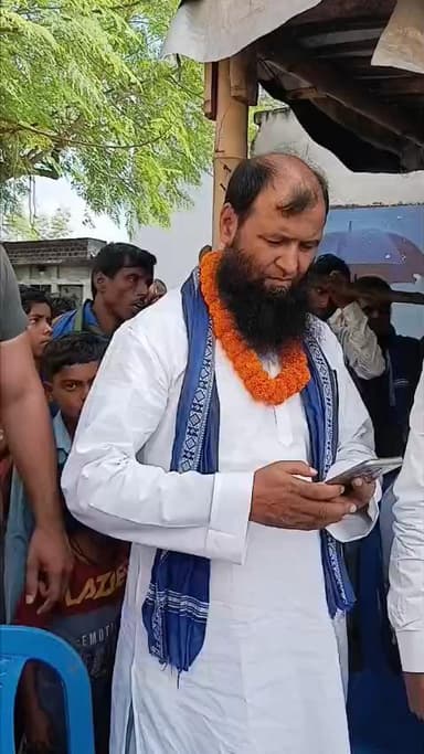 GDA समर्थित गठबंधन ASP प्रत्याशी इरफान मलिक जी के लिए चुनाव चिन्ह मोतियों का माल छाप पर बटन दबाकर विजय हेतू मतदाताओं से वोट करने का अपील करते हुए