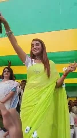 महुआ: महुआ के गांधी मैदान में अक्षरा सिंह ने लड़कियों की शिक्षा पर दिया ज़ोर