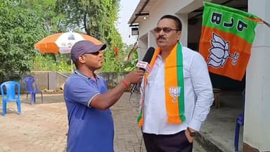 गोह प्रखंड क्षेत्र में ग्राम सिंघाड़ी में हमारे बीच एनडीए के कार्य करता नवीन शर्मा जी हैं इनसे बातचीत करते हुए पब्लिक