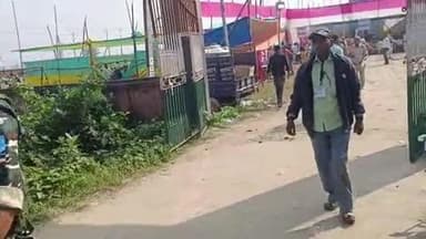 महुआ: महुआ अनुमंडल क्षेत्र में विधानसभा चुनाव के लिए मतदान कर्मी गुरुवार को आवश्यक सामग्री लेकर रवाना हुए