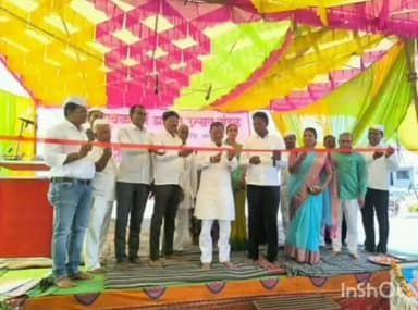 मौदा: बोरगाव येथे माजी आमदार टेकचंद सावरकर यांच्या हस्ते मंडई कार्यक्रमाचे उदघाटन