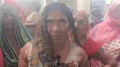 चायल: नगर पंचायत चरवा कार्यालय का महिलाओं ने किया घेराव, प्रधानमंत्री आवास सूची में नाम न होने पर जताया रोष