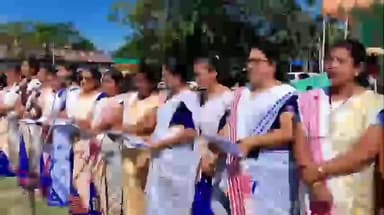 সৃজনগ্ৰাম: অভয়াপুৰীত সম জিলা আয়ুক্তৰ উপস্থিতিত সুধাকণ্ঠ ডঃ ভূপেন হাজৰিকাৰ মৃত্যু তিথি উদযাপন কৰা হয়