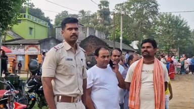 ଜଳେଶ୍ବର: ରାଜଘାଟ ବାରୁଣୀ ପଡିଆରେ ପ୍ରଣାମ ଭାରତର ତୃତୀୟ ବାର୍ଷିକ ବୋଇତ ବନ୍ଦାଣ ସମାରୋହ, ସୁବର୍ଣ୍ଣରେଖାରେ ମଙ୍ଗଳାରତି ଓ ସୂର୍ଯ୍ୟବନ୍ଦନ