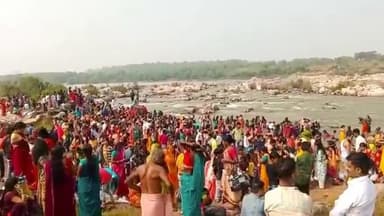 सरिया: सरिया के राजदह धाम में कार्तिक पूर्णिमा पर उमड़ा आस्था का सैलाब, हज़ारों श्रद्धालु पहुंचे