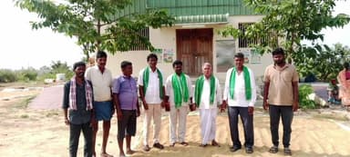 కుల్చారం: పోతన శెట్టిపల్లి చౌరస్తా రైతు వేదిక దాన్యం కొనుగోలు కేంద్రంలోని సమస్యలు పరిష్కరించాలి,:
రైతు రక్షణ సమితి మెదక్ జిల్లా.