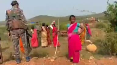 सतबरवा: रेवारातू माइंस के उद्घाटन में पुलिस और ग्रामीणों के बीच हिंसक झड़प, कई पुलिसकर्मी घायल, 11 ग्रामीण हिरासत में