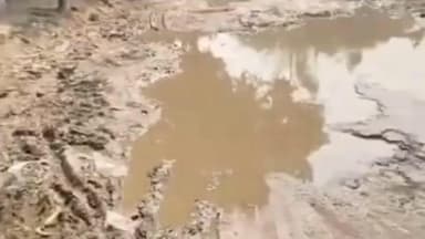 रुधौली: भितेहरा मुगहरा मार्ग की बदहाली से राहगीरों को हो रही परेशानी