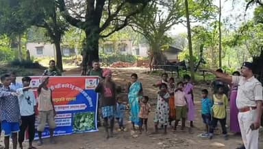 अडकी: अड़की थाना क्षेत्र के ग्राम चुकलू में अफीम के विरुद्ध जागरूकता अभियान चलाया गया