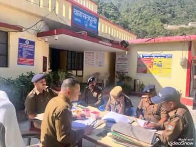 सतपुली: सीओ पौड़ी तुषार बोरा ने सतपुली थाने में तैनात उप निरीक्षकों के बिवेचनाओं का लिया आज 3:00 बजे दिन बुधवार