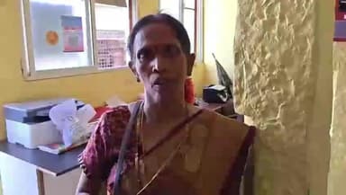 అలంపూర్: జోగులాంబ ఆలయంలో చోరికి పాల్పడుతున్న వారిపై చర్యలు తీసుకోవాలని మహిళలు ఆవేదన