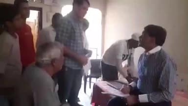 मलसीसर: जिला कलक्टर ने मतदाता सूची पुनरीक्षण अभियान के तहत मंडावा और चतरपुरा का किया निरीक्षण, मतदाताओं से किया संवाद