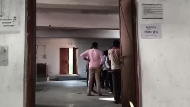 चंदला: सिलगांव के पास सड़क हादसे में बाइक सवार 4 लोग घायल, एक सियार की मौत