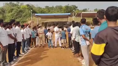 బోధన్: జానకంపేట గ్రామంలో క్రికెట్ టోర్నమెంట్ను ప్రారంభించిన బోధన్ ఎసిపి శ్రీనివాస్