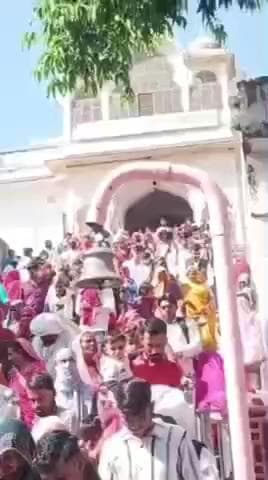 बस्सी: कार्तिक पूर्णिमा पर्व पर श्री जी महाराज जी ने फूल बंगले से झांकी में हजारों श्रद्धालुओं ने दर्शन कर मनोकामना मांगी