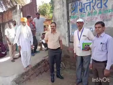 बसेड़ी: एसडीएम ने बीएलओ के कार्य का किया निरीक्षण