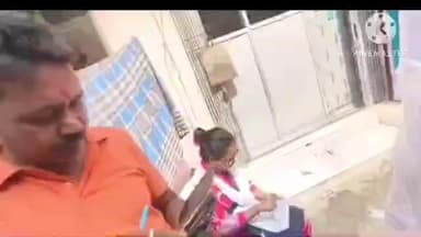 বিষ্ণুপুর ১: বিষ্ণুপুর বিধানসভার অন্তর্গত বিভিন্ন এলাকায় এস আই আর এর সংক্রান্ত ফর্ম নিয়ে ভোটারদের বাড়ি বাড়ি পৌঁছালেন বি এল ওরা