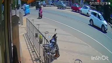 മണ്ണാർക്കാട്: മണ്ണാർക്കാട് കോടതിപ്പടിയിൽ കാറും ഓട്ടോറിക്ഷയും കൂട്ടിയിടിച്ച് അപകടം