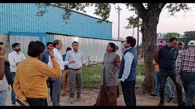 देवेंद्रनगर: पन्ना कलेक्टर ने राज सहकारी विपणन संघ, देवेंद्रनगर के खाद केंद्र का किया औचक निरीक्षण