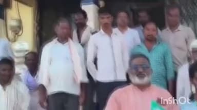 ब्रह्मपूरी: मूडझा येथे शेतकऱ्यांचा स्टेट बँकेला घेराव शेतकऱ्यांचे सील केलेले खाते सुरू करा मी- विनोद झोडगे