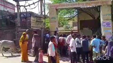 सरमथुरा: सवारियों से भरा टेम्पो अनियंत्रित होकर पलटा, हादसे में करीब 7 लोग गंभीर घायल