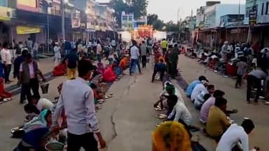 लालसोट: लालसोट में बारश अरदास ताली संकीर्तन के दो वर्ष पूर्ण होने पर अन्नकूट महाप्रसादी व श्याम अरदास कीर्तन का आयोजन हुआ