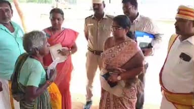 காளையார்கோவில்: வாக்காளர்களுக்கு கணக்கெடுப்பு படிவங்கள் வழங்கும் பணிகளை காளையார் கோவில் பகுதியில் ஆய்வு செய்த ஆட்சியர்