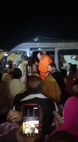 सहसपुर लोहारा: अंतर्राष्ट्रीय कथा वाचक पं. प्रदीप मिश्रा का कवर्धा में आगमन, भव्य स्वागत किया गया