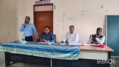 पोहरी: पोहरी आईटीआई परिसर में डीपीसी दफेदार सिंह सिकरवार ने शाला प्रभारियों की बैठक ली, दिए दिशा निर्देश