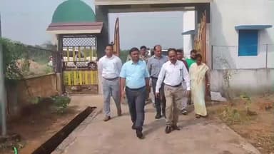 মানবাজার ২: মানবাজার দু'নম্বর ব্লকের বিভিন্ন সরকারি প্রকল্প পরিদর্শনে নবনিযুক্ত জেলাশাসক কোন্ঠাম সুধীর