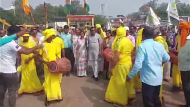 बगोदर: बगोदर में दैनिक जागरण की गौरव मशाल यात्रा का जोरदार स्वागत किया गया