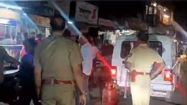 तळोदा: नव्याने रुजू झालेले पोलीस निरीक्षक राजन मोरे यांची मुख्य बाजारपेठेत धडाकेबाज कारवाई...