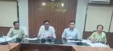 बकावंड: बस्तर कमिश्नर डोमन सिंह ने वीडियो कॉन्फ्रेंसिंग के जरिए मतदाता सूची के विशेष गहन पुनरीक्षण कार्य की की समीक्षा