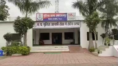 दलौदा: अफजलपुर थाना क्षेत्र में तीन अलग-अलग स्थानों से तीन व्यक्ति अवैध शराब तस्करी करते हुए पकड़े गए