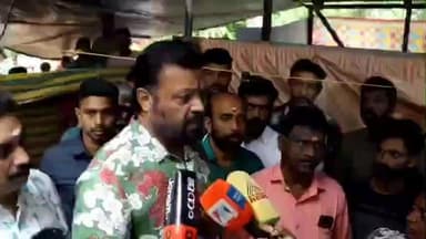 കൊടുങ്ങല്ലൂർ: കേരളത്തിൽ അതിദാരിദ്ര്യം തുടച്ചു നീക്കിയെന്ന അവകാശവാദം വഞ്ചനയാണെന്ന് കേന്ദ്രമന്ത്രി സുരേഷ് ഗോപി ചാപ്പാറയിൽ പറഞ്ഞു