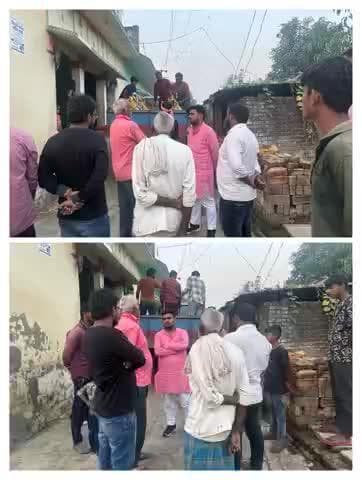 रुधौली विधान सभा क्षेत्र के शाहपुर निवासी श्री छोटू यादव जी का मुंबई में काम करने के दौरान बिजली से दुखद निधन की सूचना मिलने पर पीड़ित परिजन से मिलकर शोक संवेदना व्यक्त किया ।
अपनों के बीच !! #रूधौलीकाजितेन्द्र