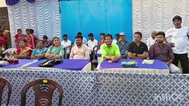 বরজোড়া: হাট আশুড়িয়ায় ইন্দিরা গান্ধী স্মৃতি কাপ ফুটবল টুর্নামেন্টের ফাইনালেশুভ উদ্বোধনী অনুষ্ঠানে যোগ দিলেন বড়জোড়ার বিধায়ক