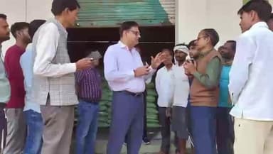 मोहनगढ़: कलेक्टर विवेक श्रोत्रिय ने गोर गोदाम से डीएपी खाद वितरण का निरीक्षण कर निर्देश दिए