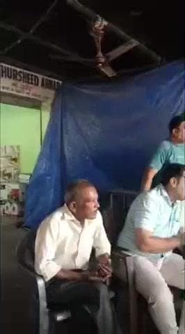 कलीनगर: कश्मीर से पीलीभीत पहुंचे सेव व्यापारी ने एसपी से मुलाकात कर आढ़ती पर लगाया ठगी और धमकी देने का आरोप