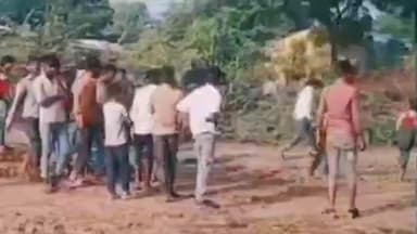 फूलिया कलां: फूलिया कलां का भगवानपुरा गांव दलदल में जकड़ा, बच्चे रोज कीचड़ से गुजरकर स्कूल पहुंचते हैं