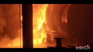 पीथमपुर: शिवम इंडस्ट्रीज में भीषण आग, 2 झुलसे, कड़ी मशक्कत से पाया काबू, घायलों का उपचार जारी