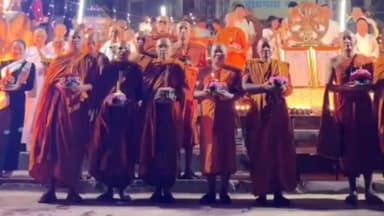 बोध गया: बोधगया में थाई बौद्ध भिक्षुओं और श्रद्धालुओं ने निरंजना नदी में लोय क्रथांग पर किया दीपदान