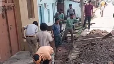 जैतहरी: वार्ड 13 में नालियों की सफाई और मलबा उठाने का कार्य जारी