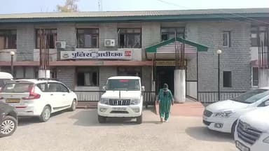 बड़सर: खेत की सफाई कर रहे बुजुर्ग पर डंडों से हमला, मामूली कहासुनी के बाद दो ग्रामीणों पर मारपीट का आरोप