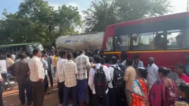 ಇಳಕಲ್: ಬಸ್ಸಿಗಾಗಿ ಬೀದಿಗಿಳಿದ ವಿದ್ಯಾರ್ಥಿಗಳು, ಬಲಕುಂದಿಯಲ್ಲಿ ರಸ್ತೆತಡೆ ನಡೆಸಿ ಆಕ್ರೋಶ