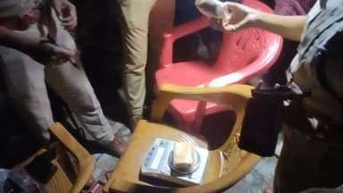 দেখুন বিএসএফের জওয়ানের কাছে কি পাওয়া গেল!