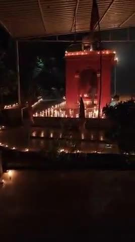 कार्तिक पूर्णिमा के पावन अवसर पर कुछमन रेलवे स्टेशन के ठीक बगल में काली माता मंदिर और बजरंगबली के मंदिर पर दीप पर जलाया