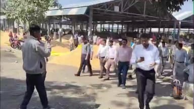 बैतूल नगर: बैतूल: संभागायुक्त तिवारी का बैतूल मंडी में औचक निरीक्षण, किसानों को मिलेगा भावांतर योजना का लाभ