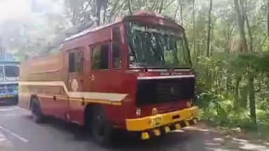 திருவட்டாறு: வீரப் புலியில் எதிரே வந்த வாகனத்திற்கு வழிவிட்டபோது காஸ் சிலிண்டருடன் வந்த லாரி கவிழ்ந்து விபத்து.